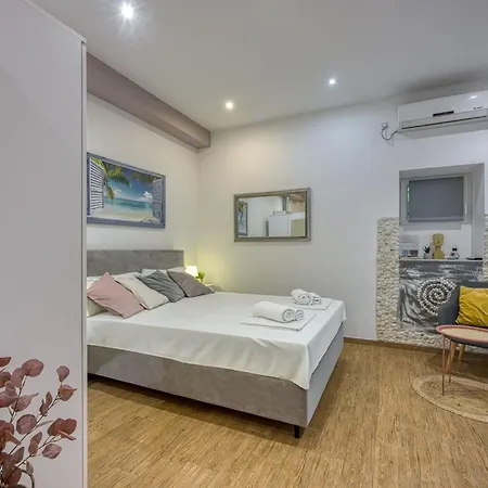 Close To The Centre - Happy Apartment